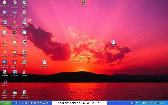 Desktop-ul la voi - multumita lui Patri am si eu programul acela :D - Cafenea