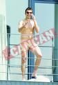Paparazzi - Mutu in boxeri pe balcon - Cafenea