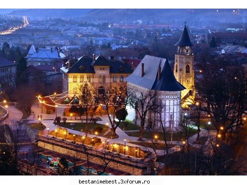 Unde locuim noi ? - eu locuiesc intr-un bloc din piatra neamt nu am - Cafenea
